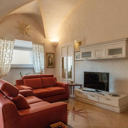 Palazzo Altieri Elegant Apartment Rom Exteriör bild