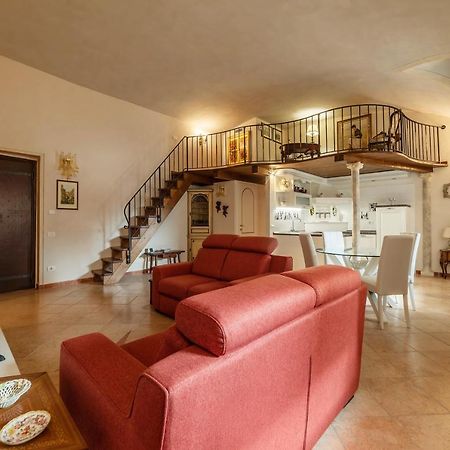 Palazzo Altieri Elegant Apartment Rom Exteriör bild