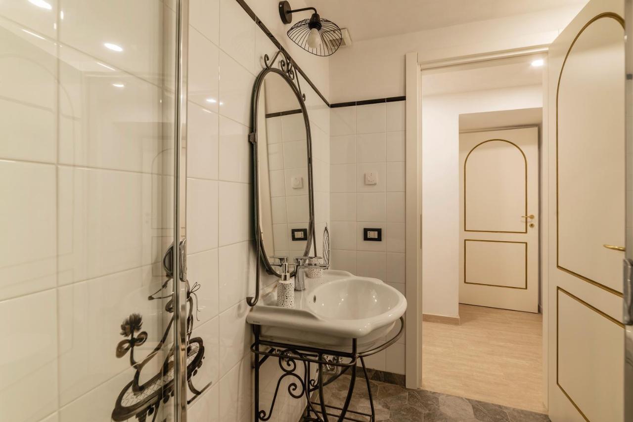 Palazzo Altieri Elegant Apartment Rom Exteriör bild