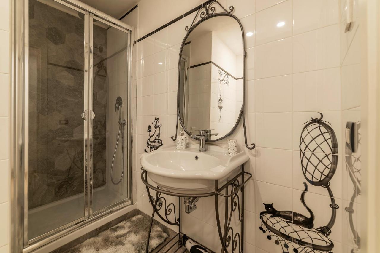 Palazzo Altieri Elegant Apartment Rom Exteriör bild